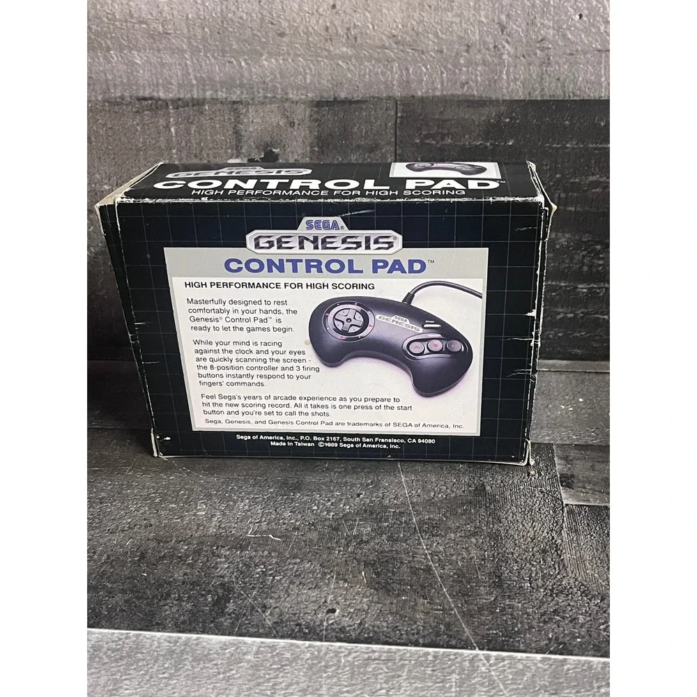 Sega Genesis Control Pad Model 1650 3-Button Wired Controller with Original Box
